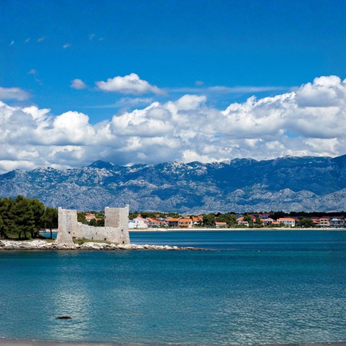 Istraži Otok